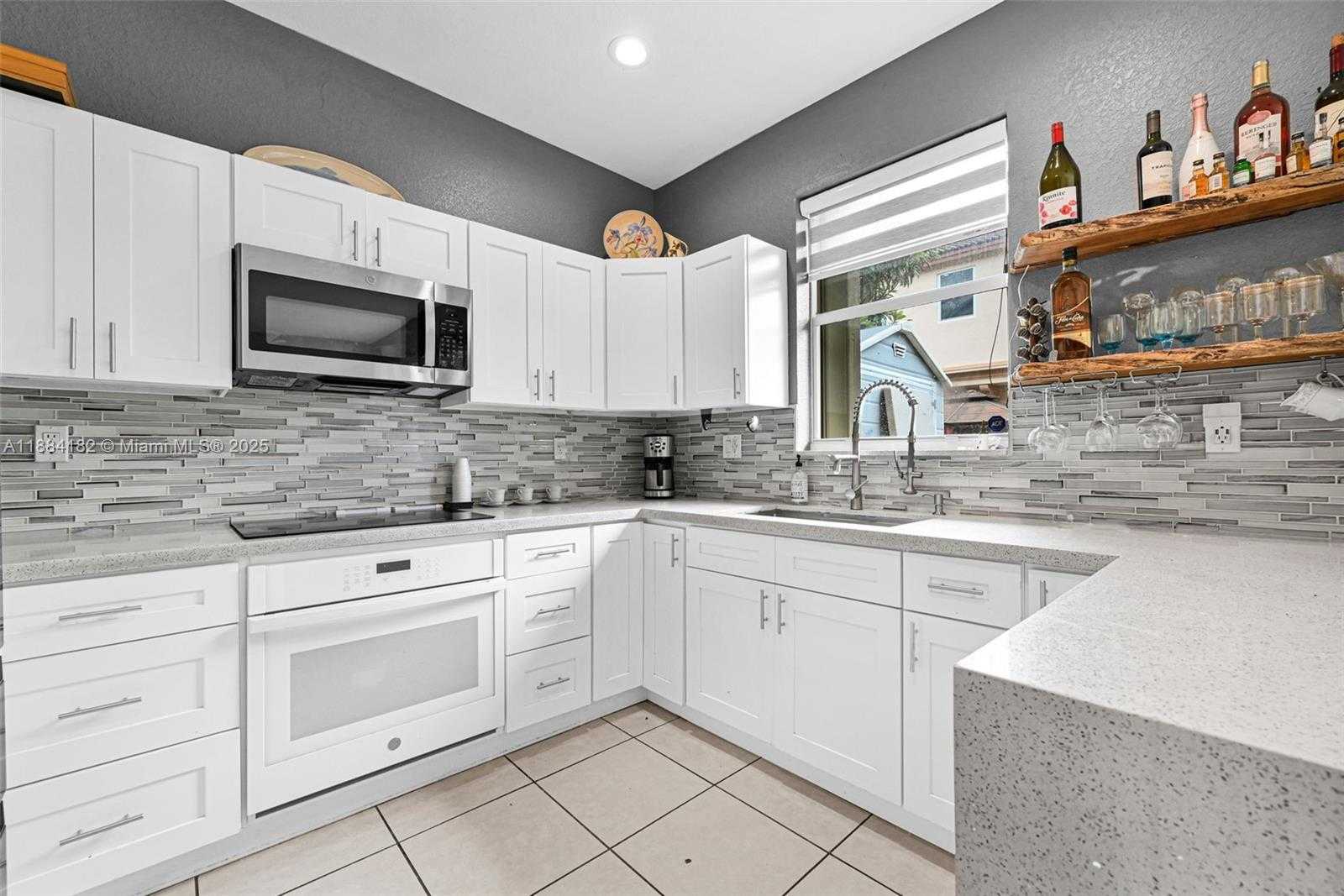 Small Image of 12965 SOUTH WEST 133RD TER, Miami Number 4