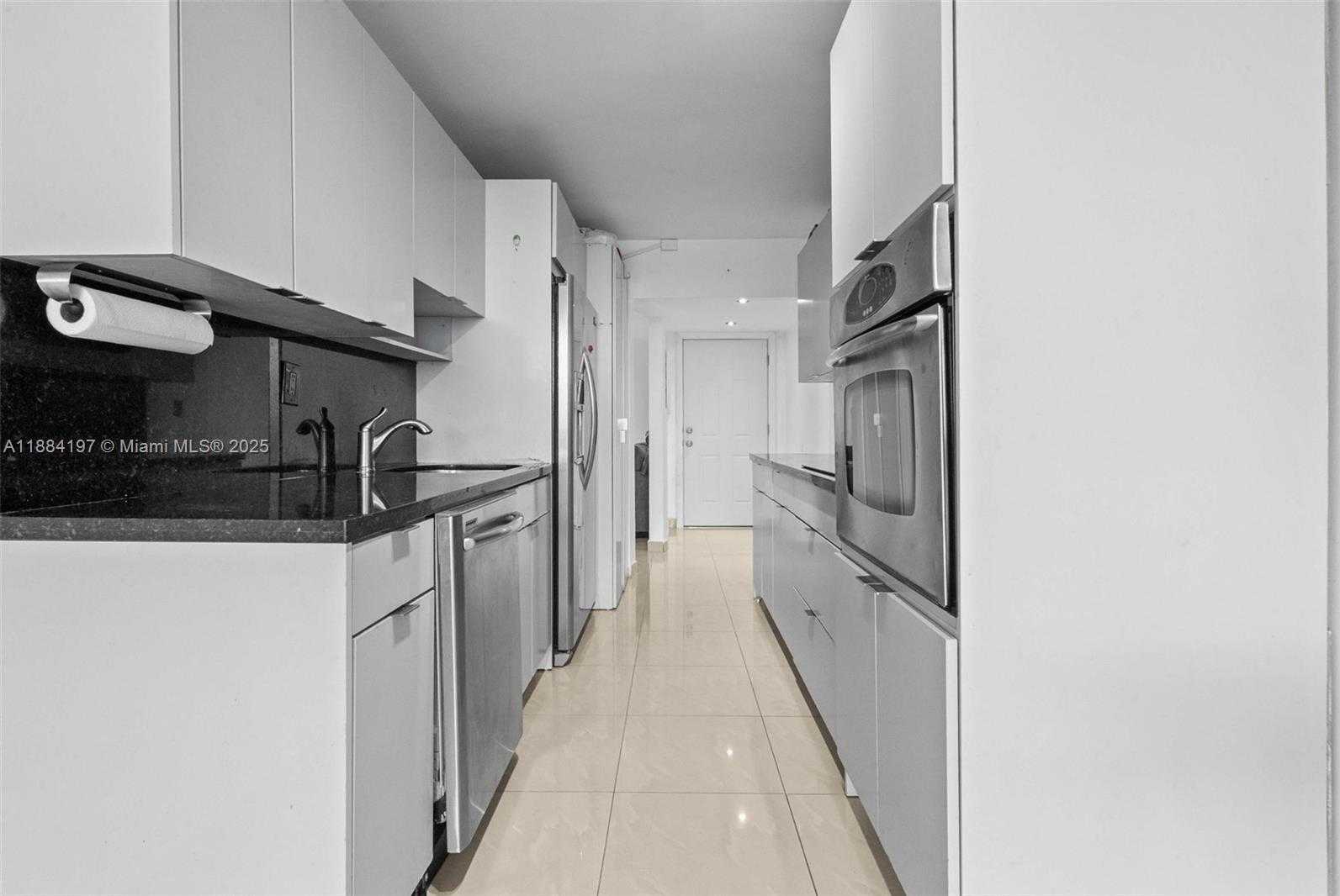 Small Image of 1750 NE 191st St, Miami, FL 33179, USA Number 16