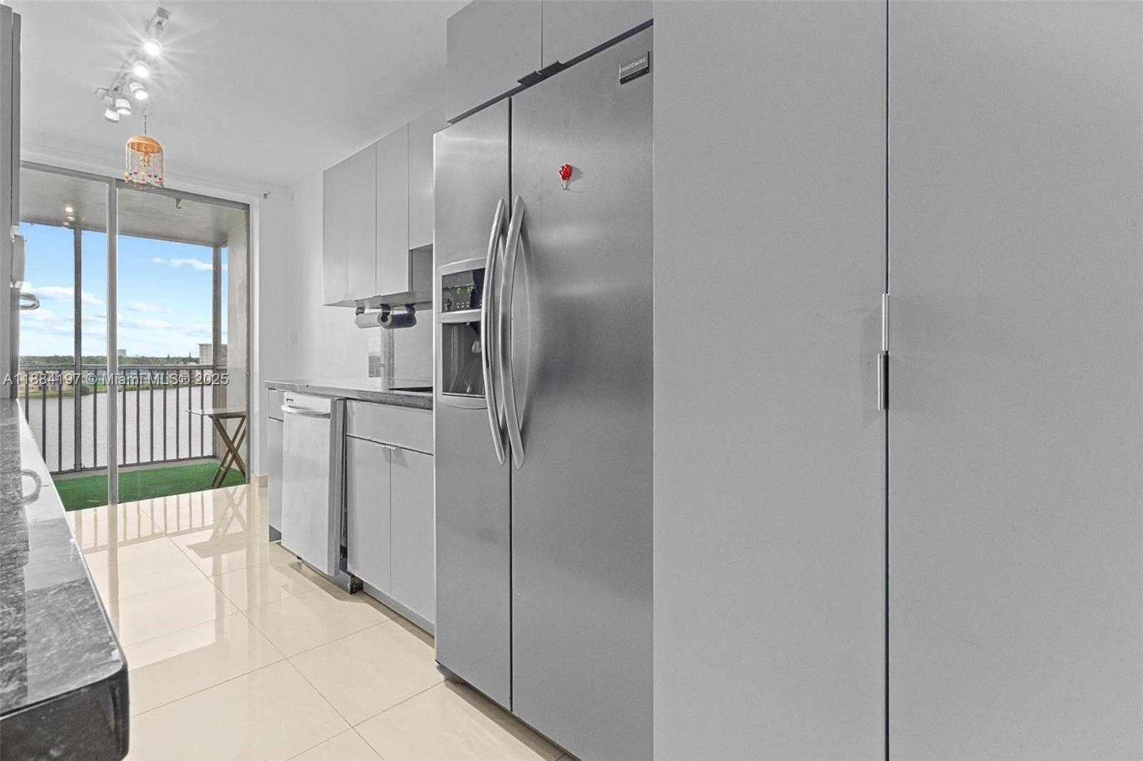 Small Image of 1750 NE 191st St, Miami, FL 33179, USA Number 18