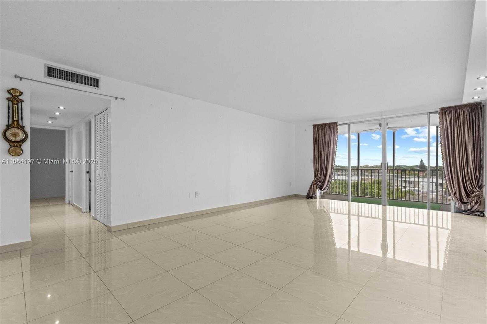 Small Image of 1750 NE 191st St, Miami, FL 33179, USA Number 3