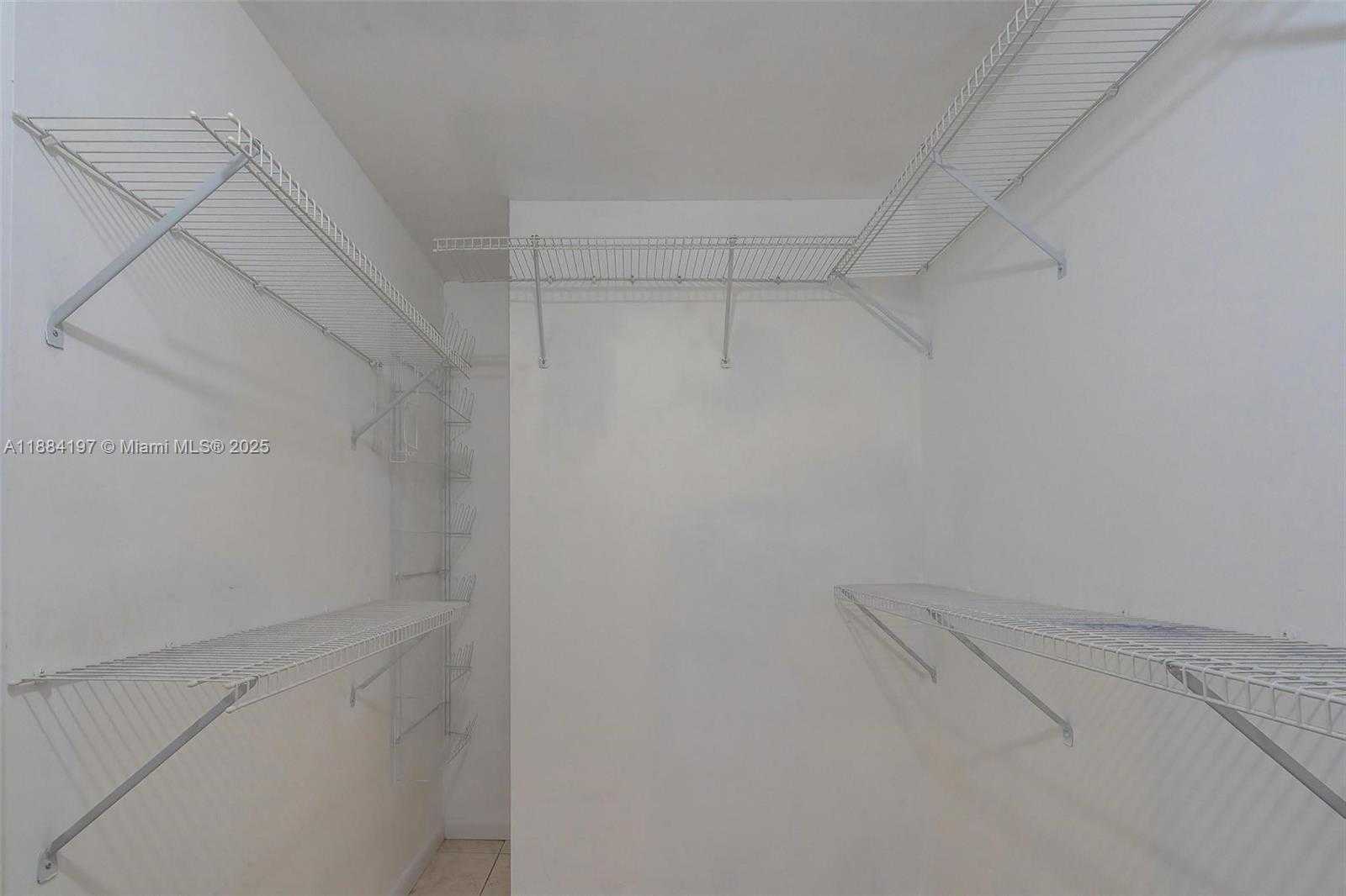 Small Image of 1750 NE 191st St, Miami, FL 33179, USA Number 8