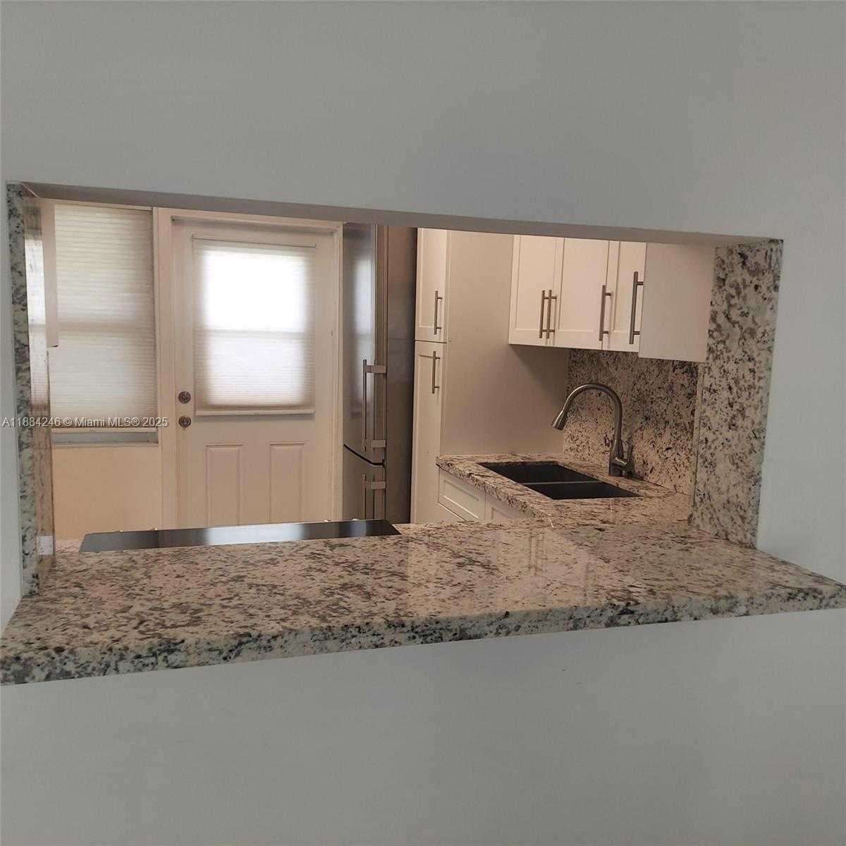 Small Image of 2300 PARK LN #211, Hollywood Number 11