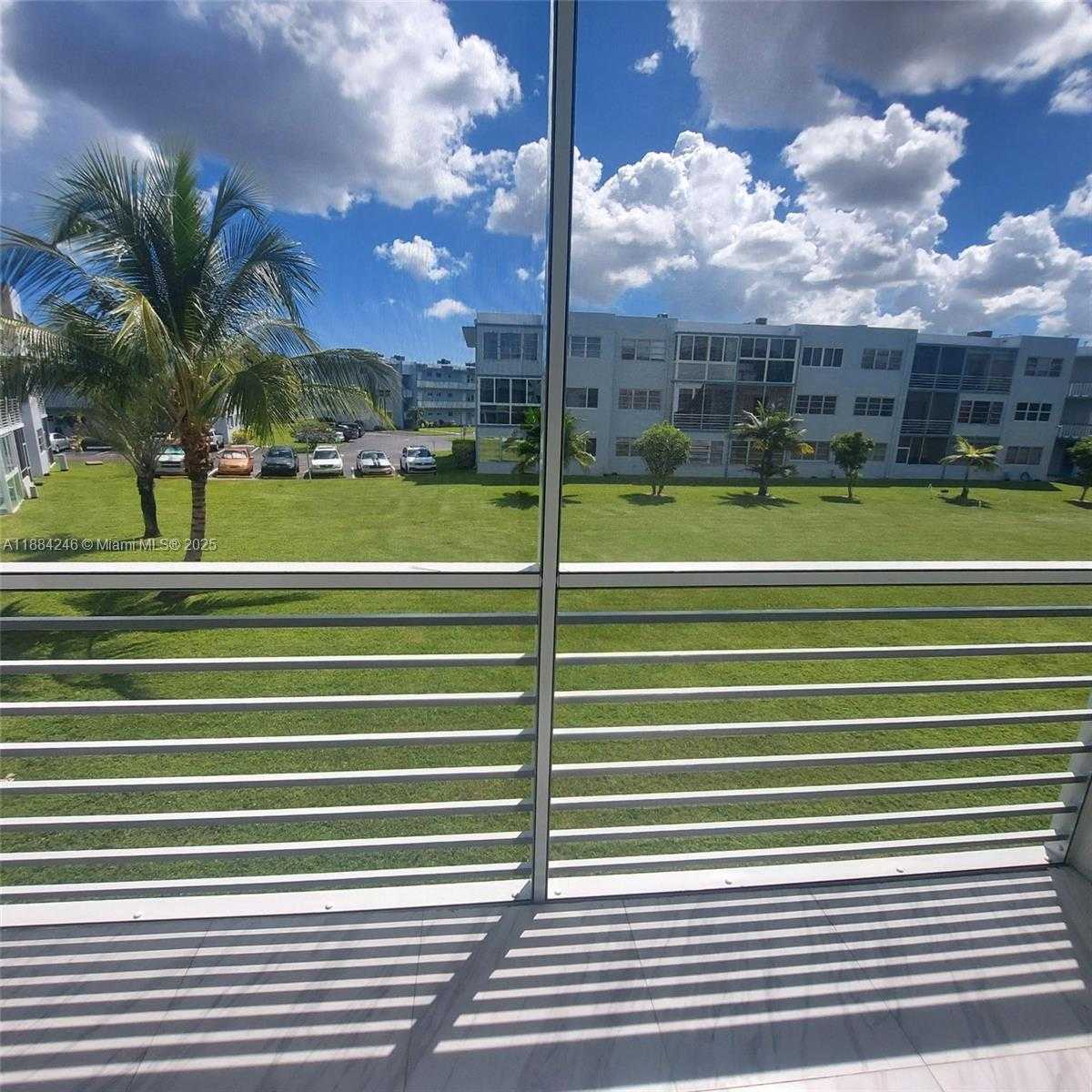 Small Image of 2300 PARK LN #211, Hollywood Number 12