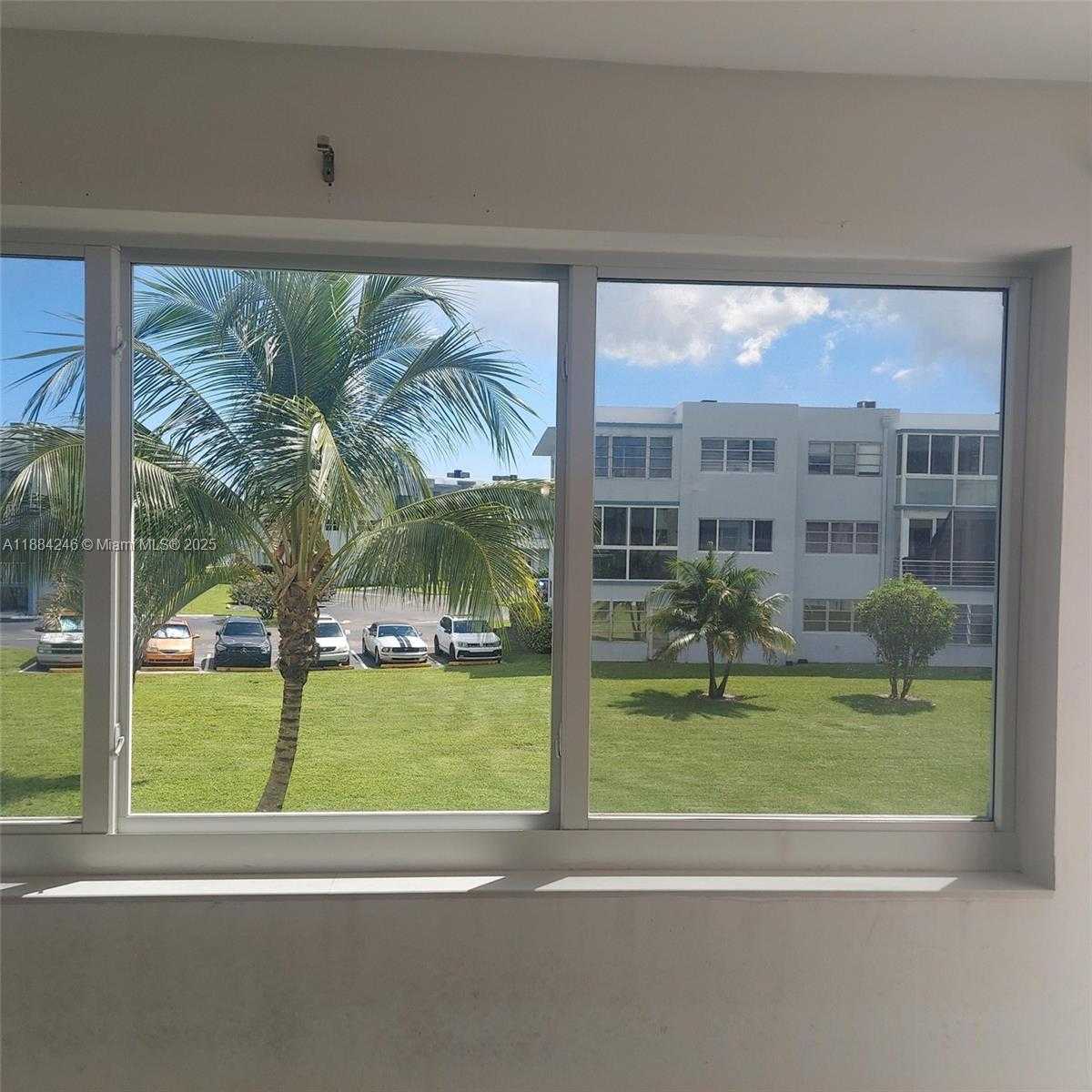 Small Image of 2300 PARK LN #211, Hollywood Number 15