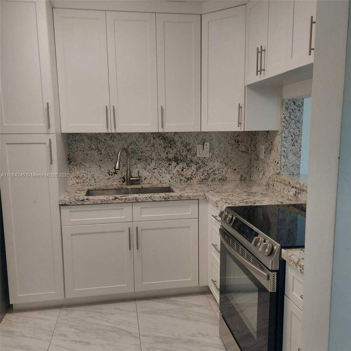 Small Image of 2300 PARK LN #211, Hollywood Number 25