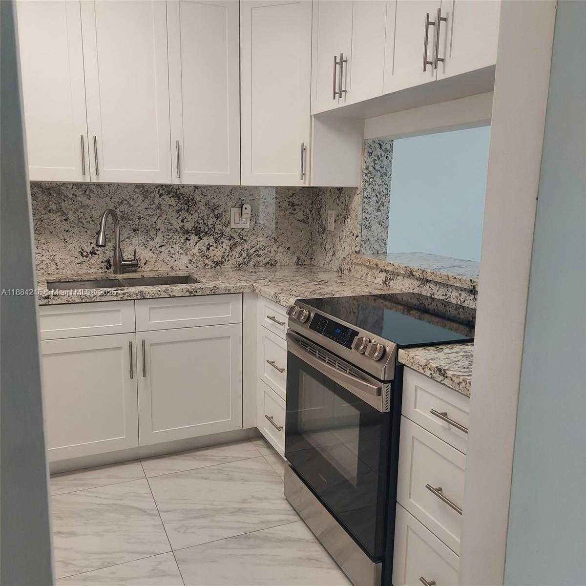 Small Image of 2300 PARK LN #211, Hollywood Number 28