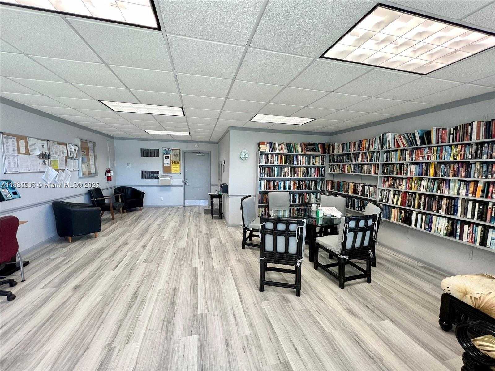Small Image of 2300 PARK LN #211, Hollywood Number 30