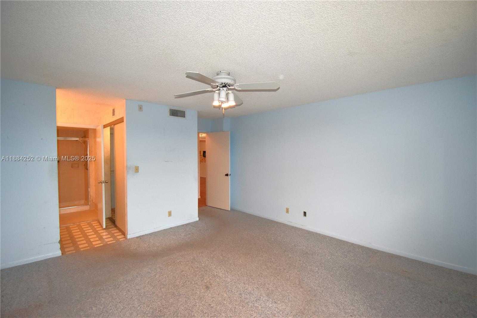 Small Image of 2908 SOUTH CARAMBOLA CIR S #402, Coconut Creek Number 11