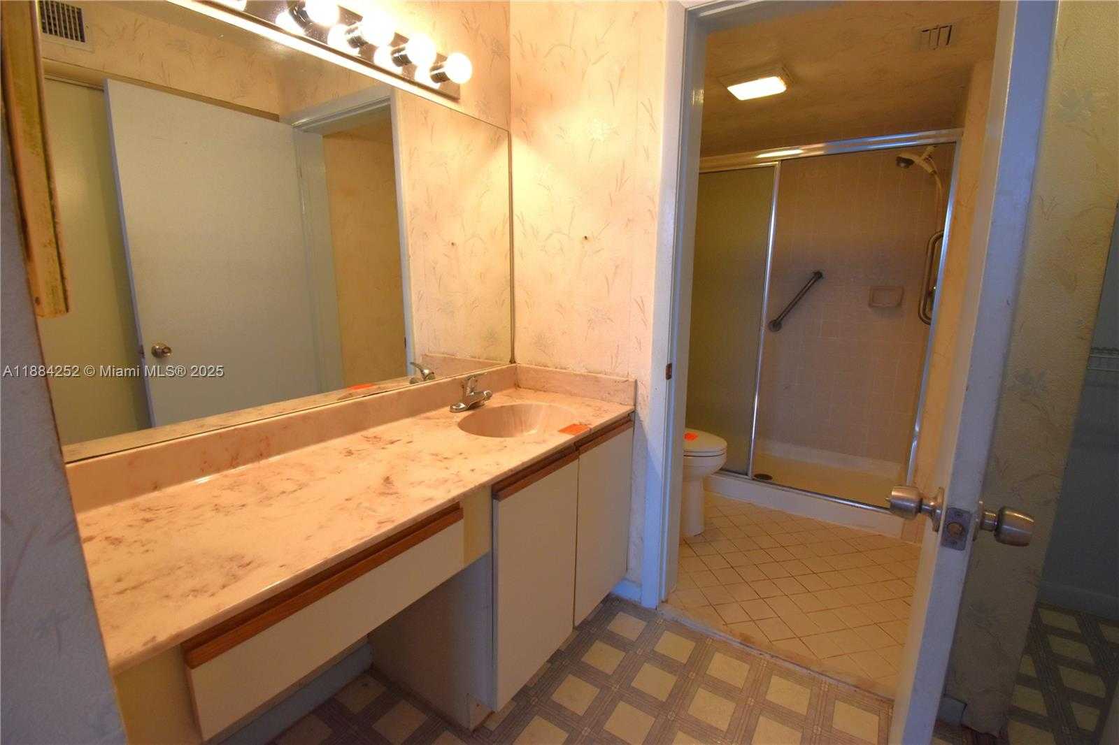 Small Image of 2908 SOUTH CARAMBOLA CIR S #402, Coconut Creek Number 14