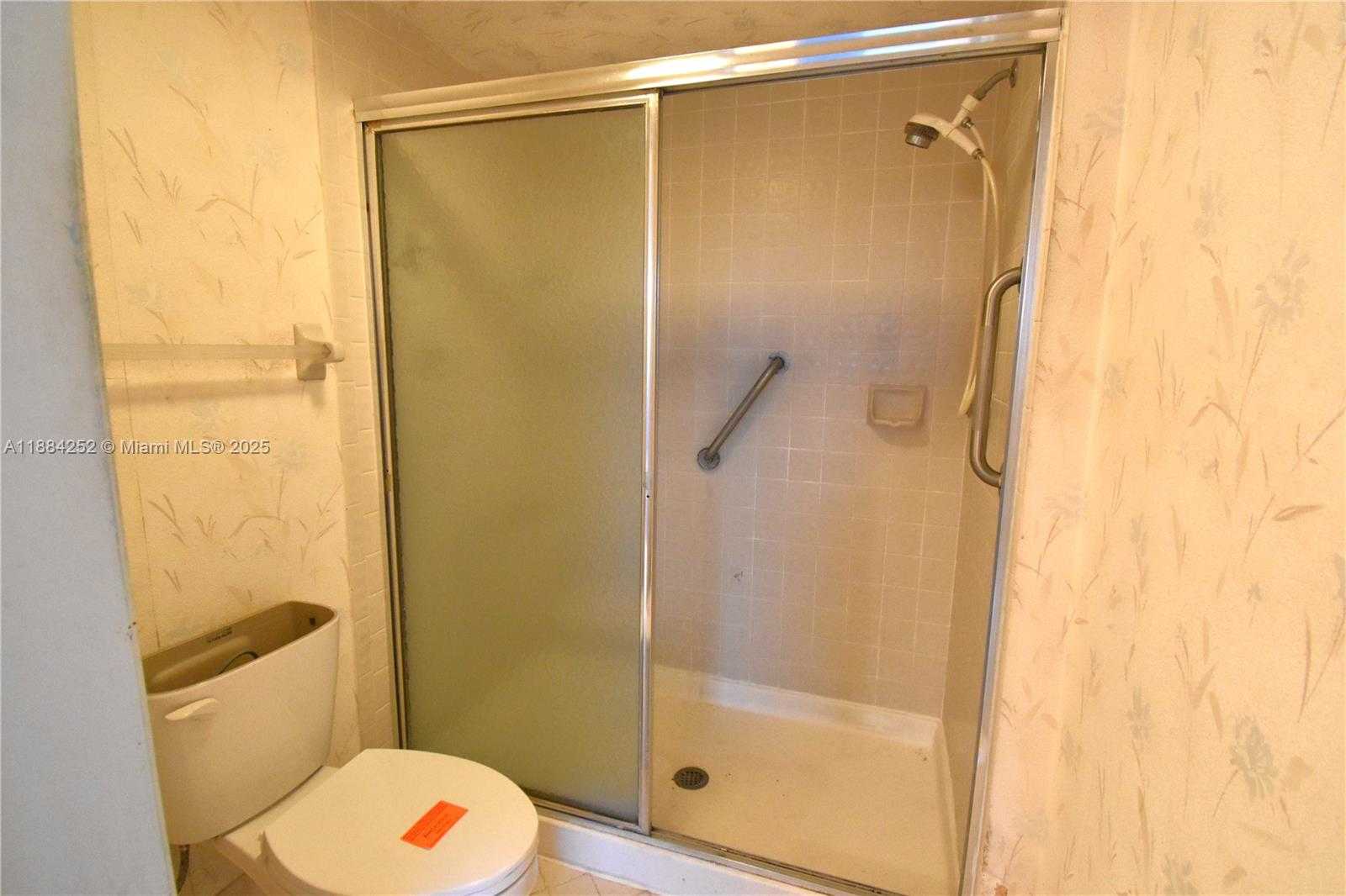 Small Image of 2908 SOUTH CARAMBOLA CIR S #402, Coconut Creek Number 15