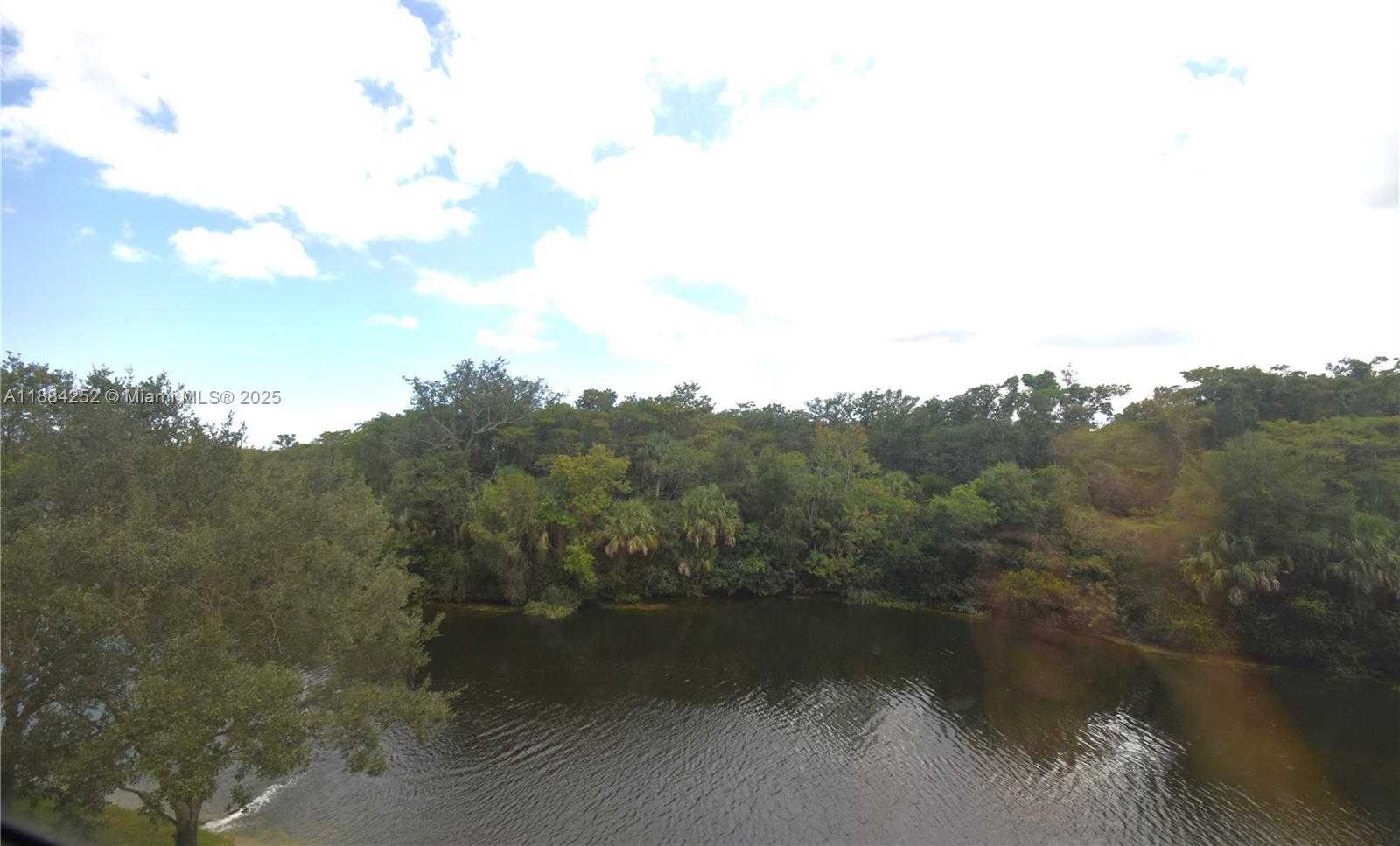 Small Image of 2908 SOUTH CARAMBOLA CIR S #402, Coconut Creek Number 17