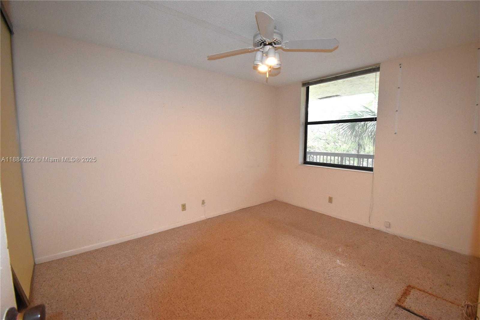 Small Image of 2908 SOUTH CARAMBOLA CIR S #402, Coconut Creek Number 4