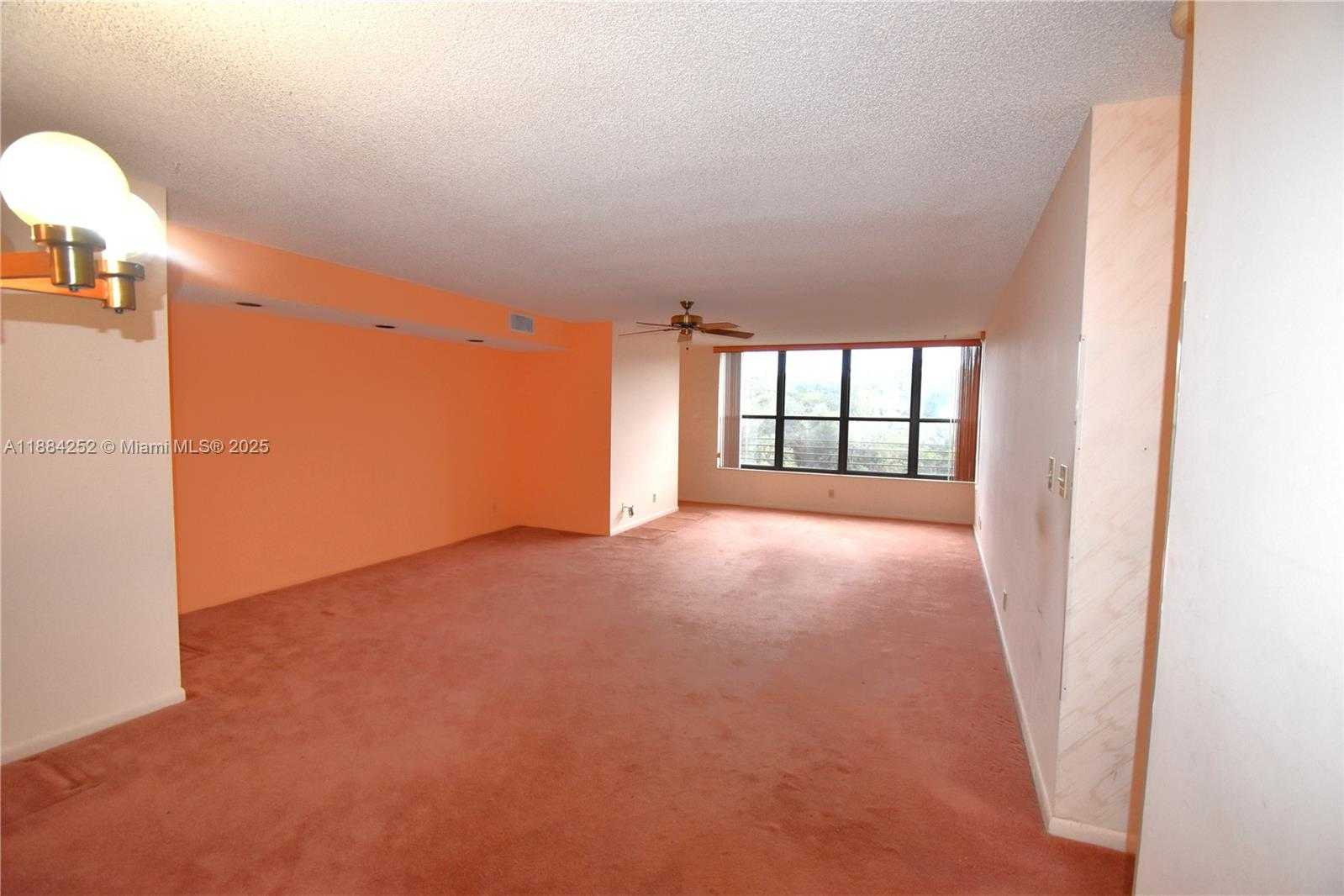 Small Image of 2908 SOUTH CARAMBOLA CIR S #402, Coconut Creek Number 6