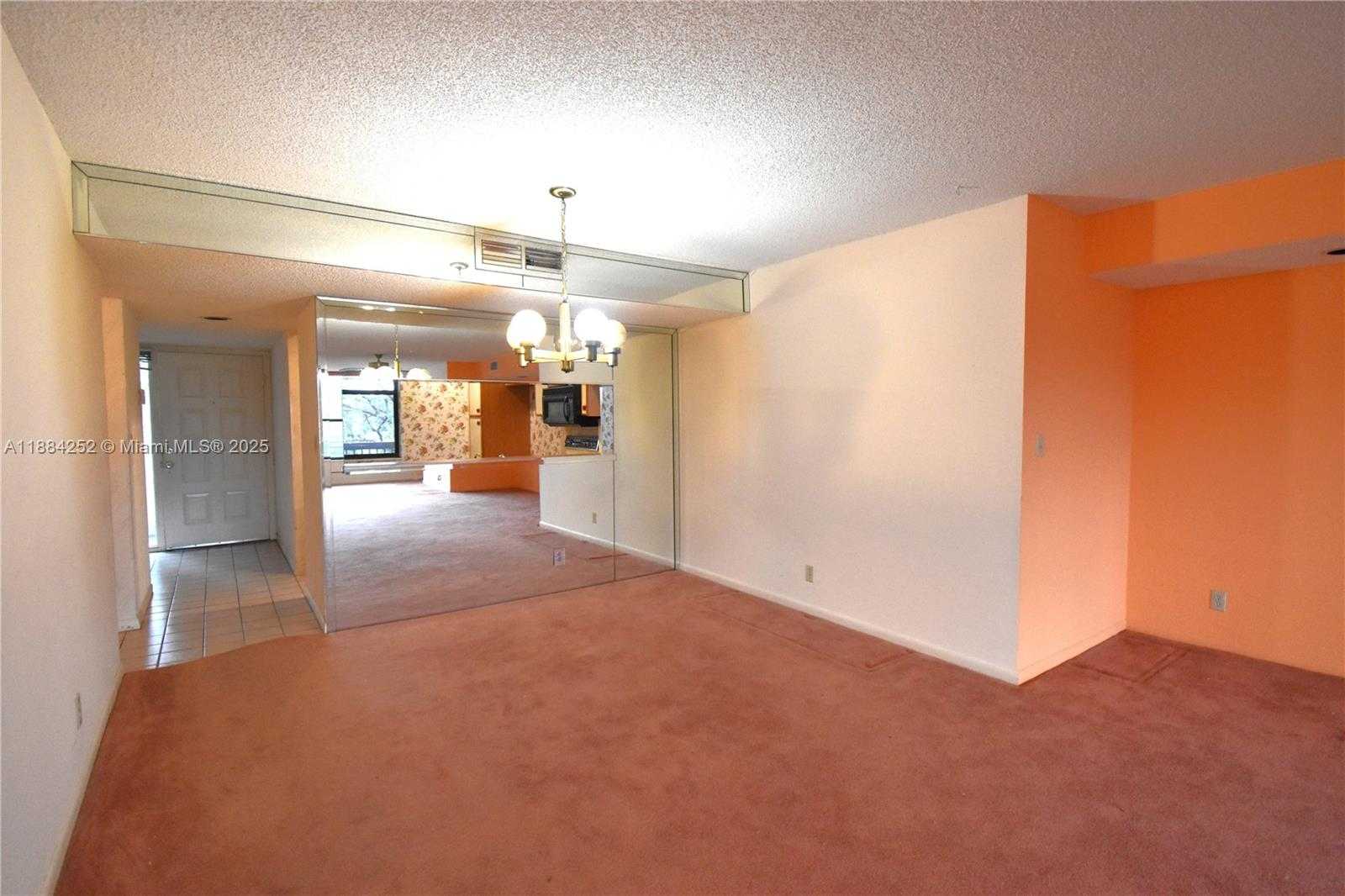 Small Image of 2908 SOUTH CARAMBOLA CIR S #402, Coconut Creek Number 9