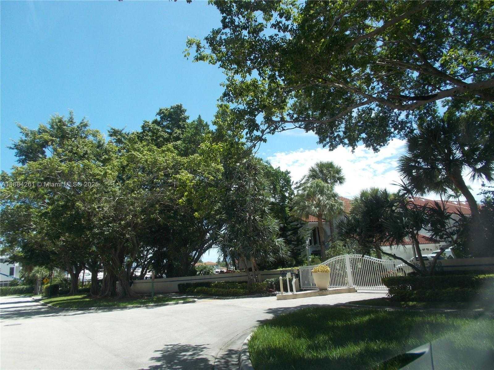 Small Image of 3620 YACHT CLUB DR #503, Aventura Number 11