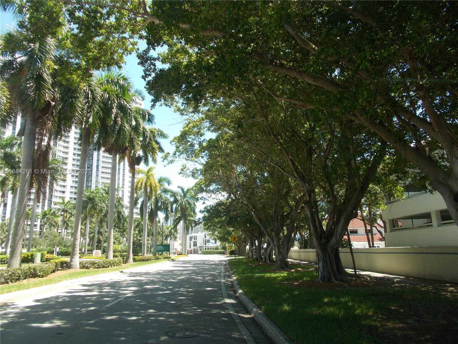 Small Image of 3620 YACHT CLUB DR #503, Aventura Number 13