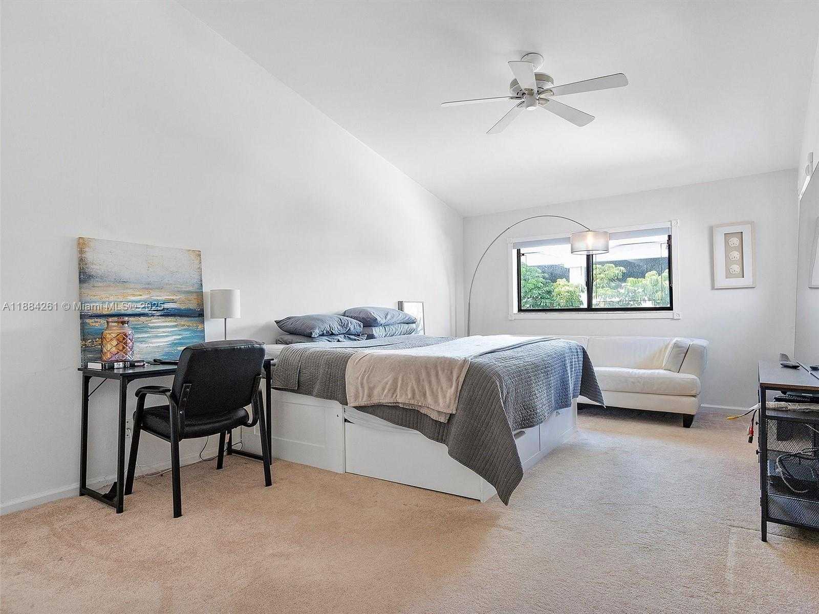 Small Image of 3620 YACHT CLUB DR #503, Aventura Number 25