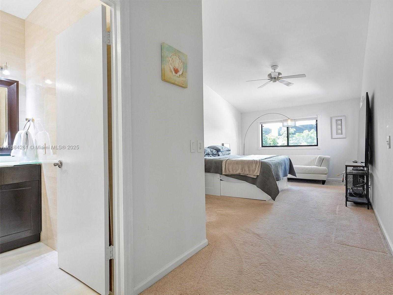 Small Image of 3620 YACHT CLUB DR #503, Aventura Number 26