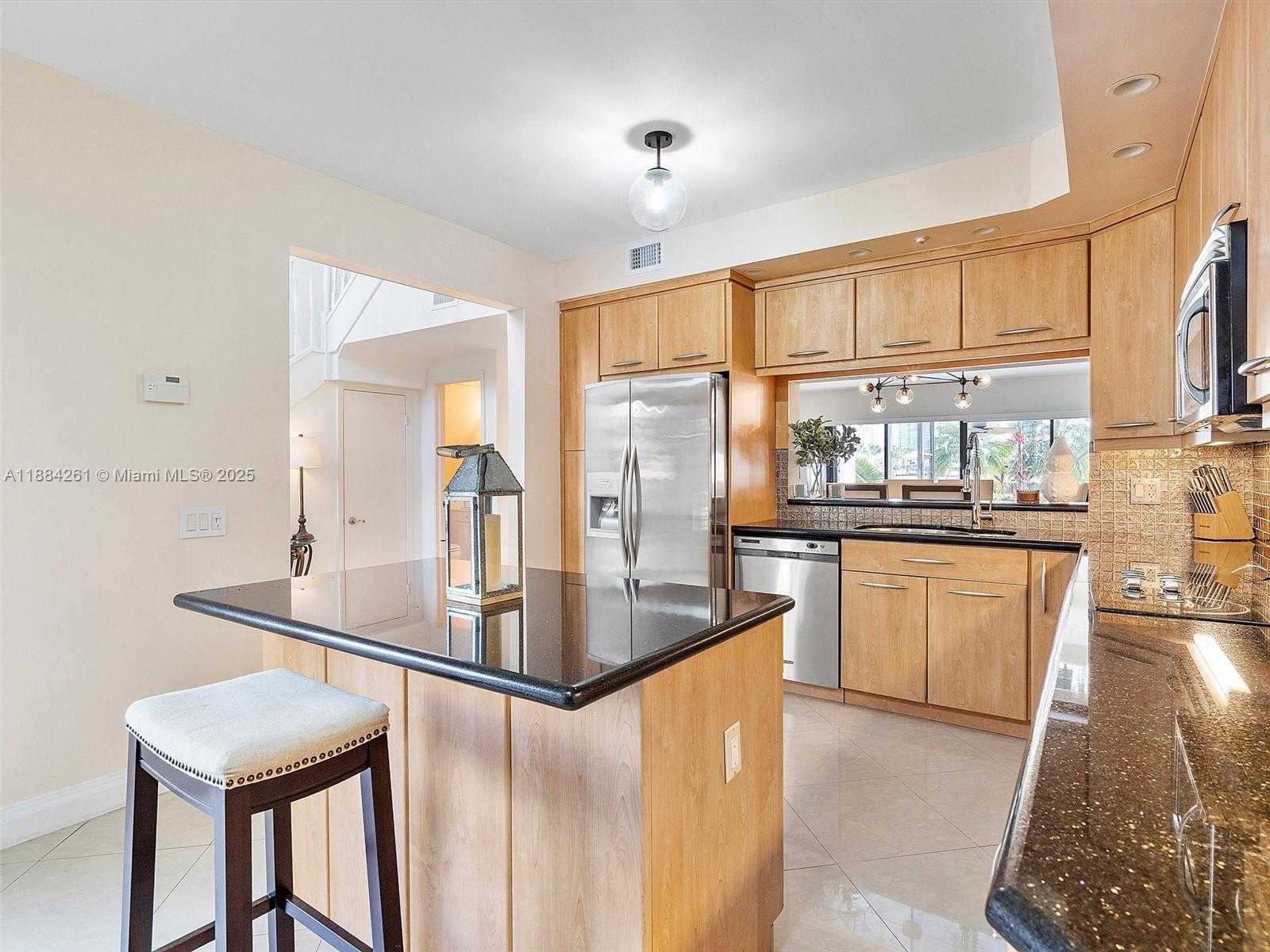Small Image of 3620 YACHT CLUB DR #503, Aventura Number 33