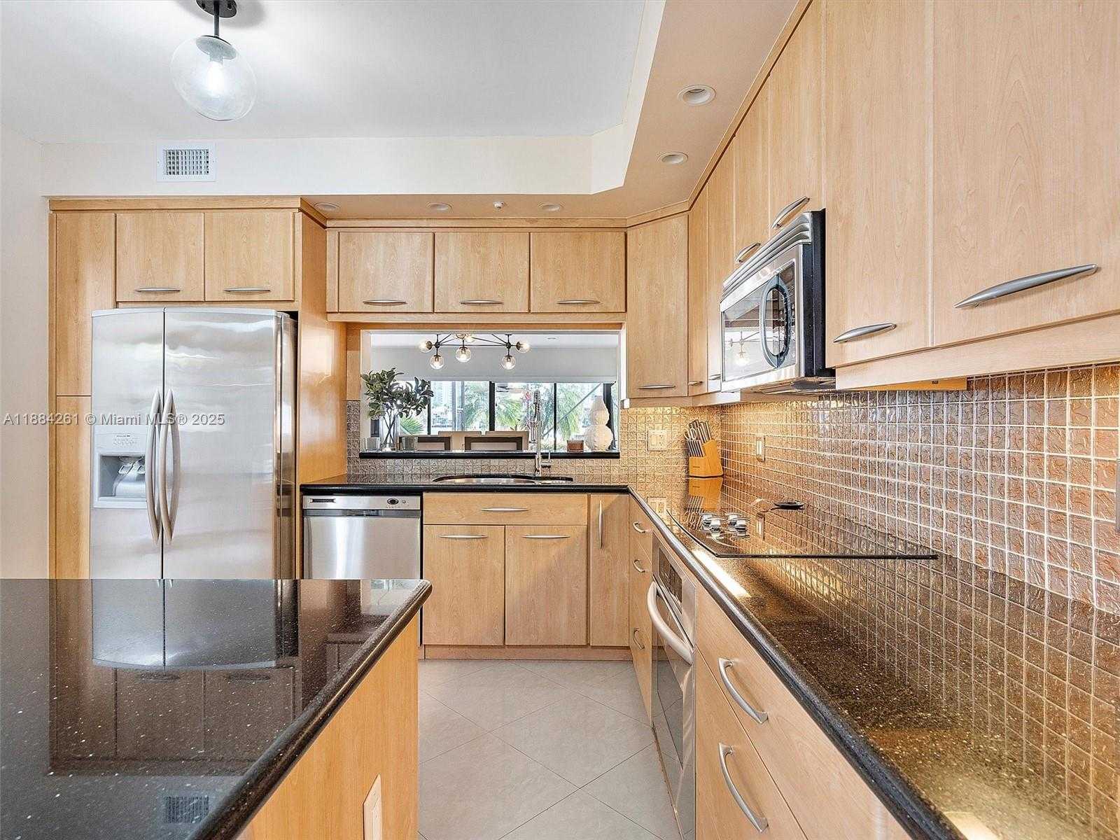 Small Image of 3620 YACHT CLUB DR #503, Aventura Number 34
