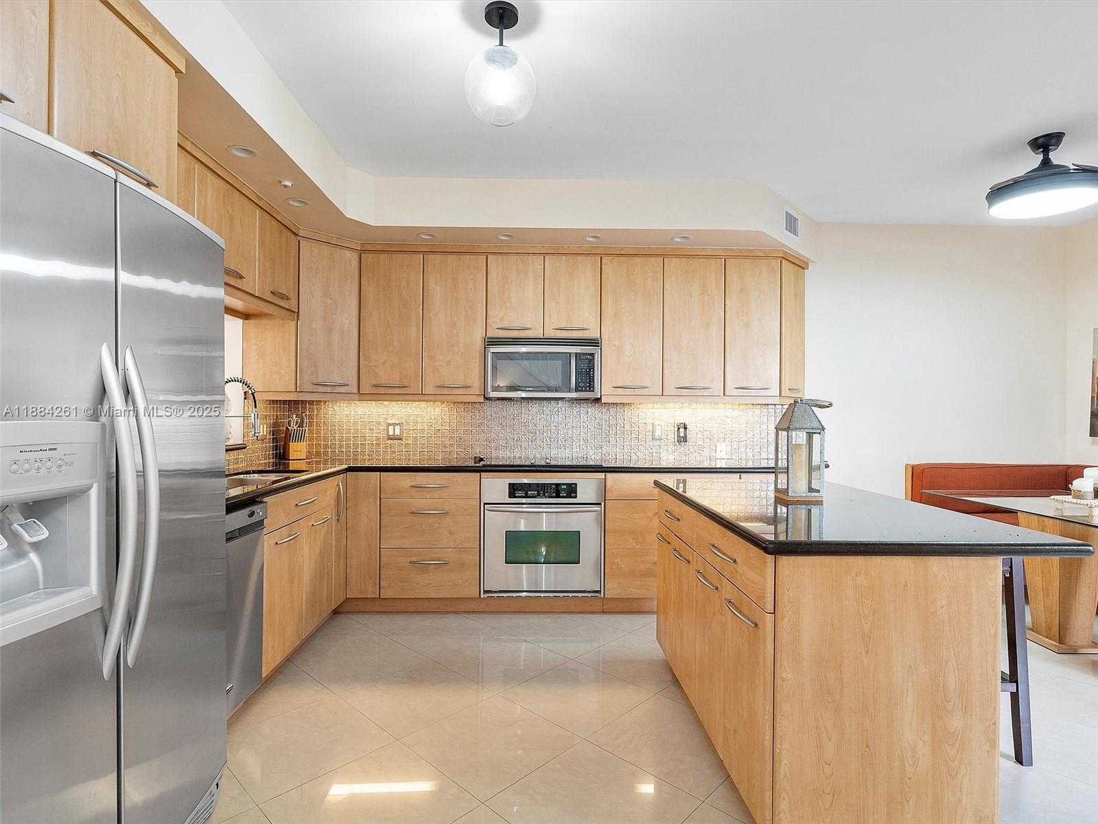 Small Image of 3620 YACHT CLUB DR #503, Aventura Number 37