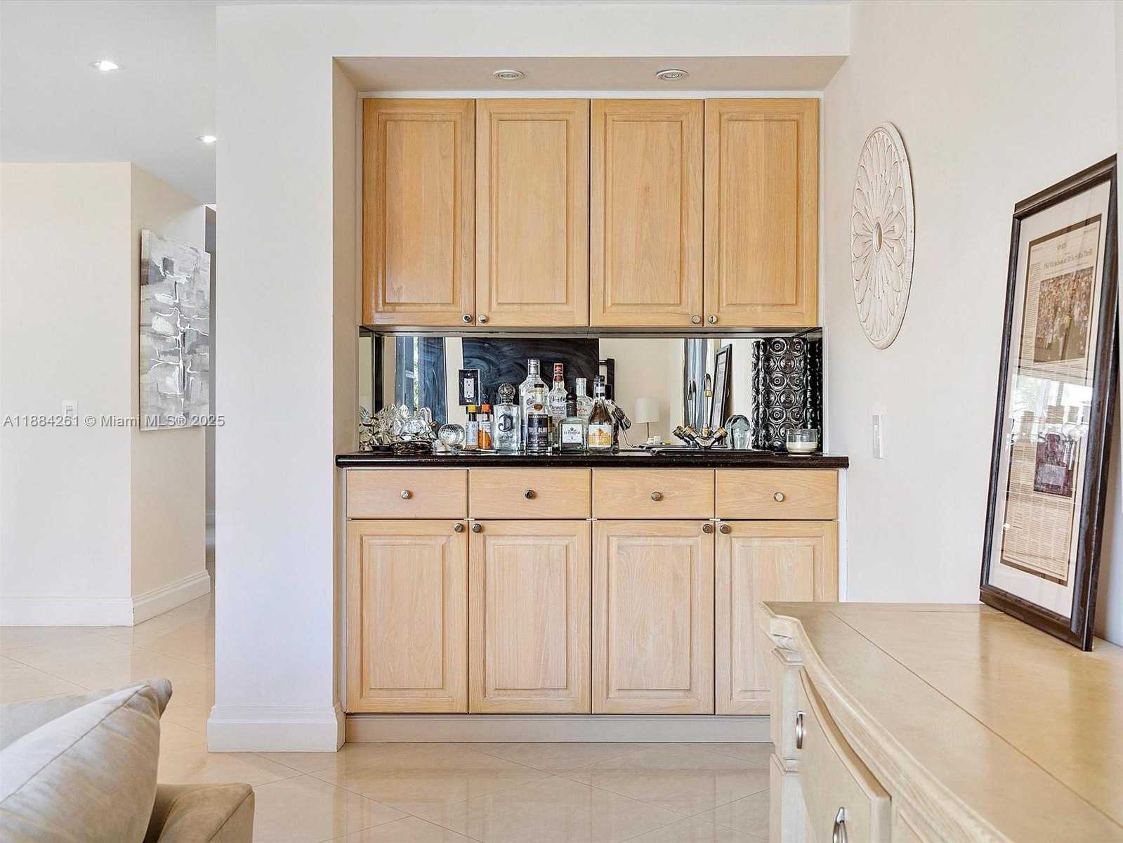 Small Image of 3620 YACHT CLUB DR #503, Aventura Number 43