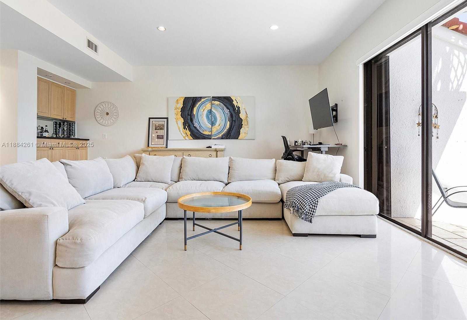 Small Image of 3620 YACHT CLUB DR #503, Aventura Number 45