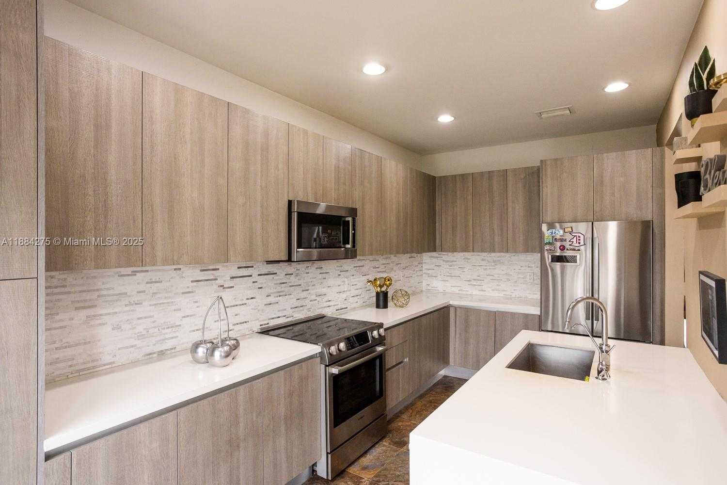 Small Image of 10279 NORTH WEST 72ND ST, Doral Number 10