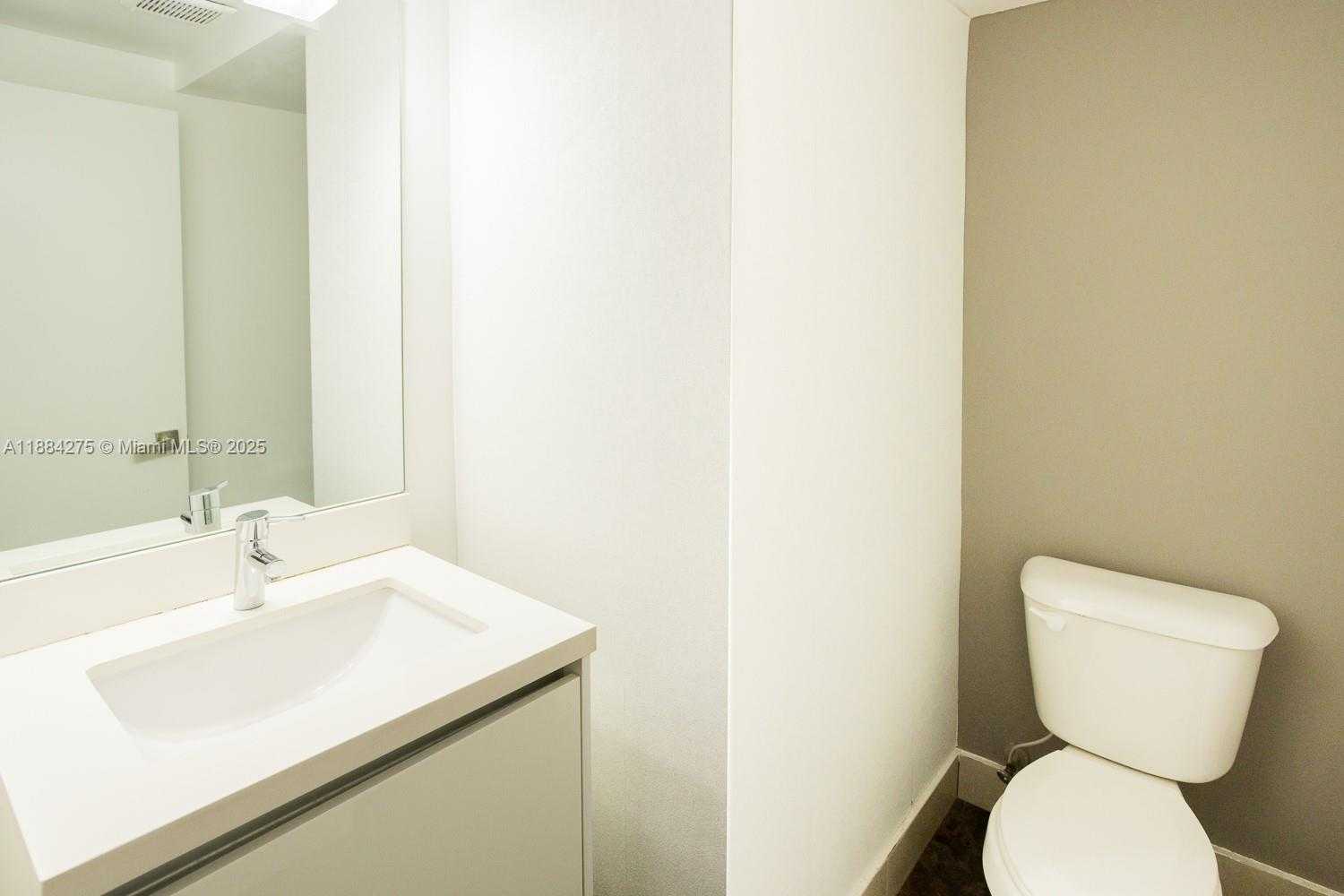 Small Image of 10279 NORTH WEST 72ND ST, Doral Number 14