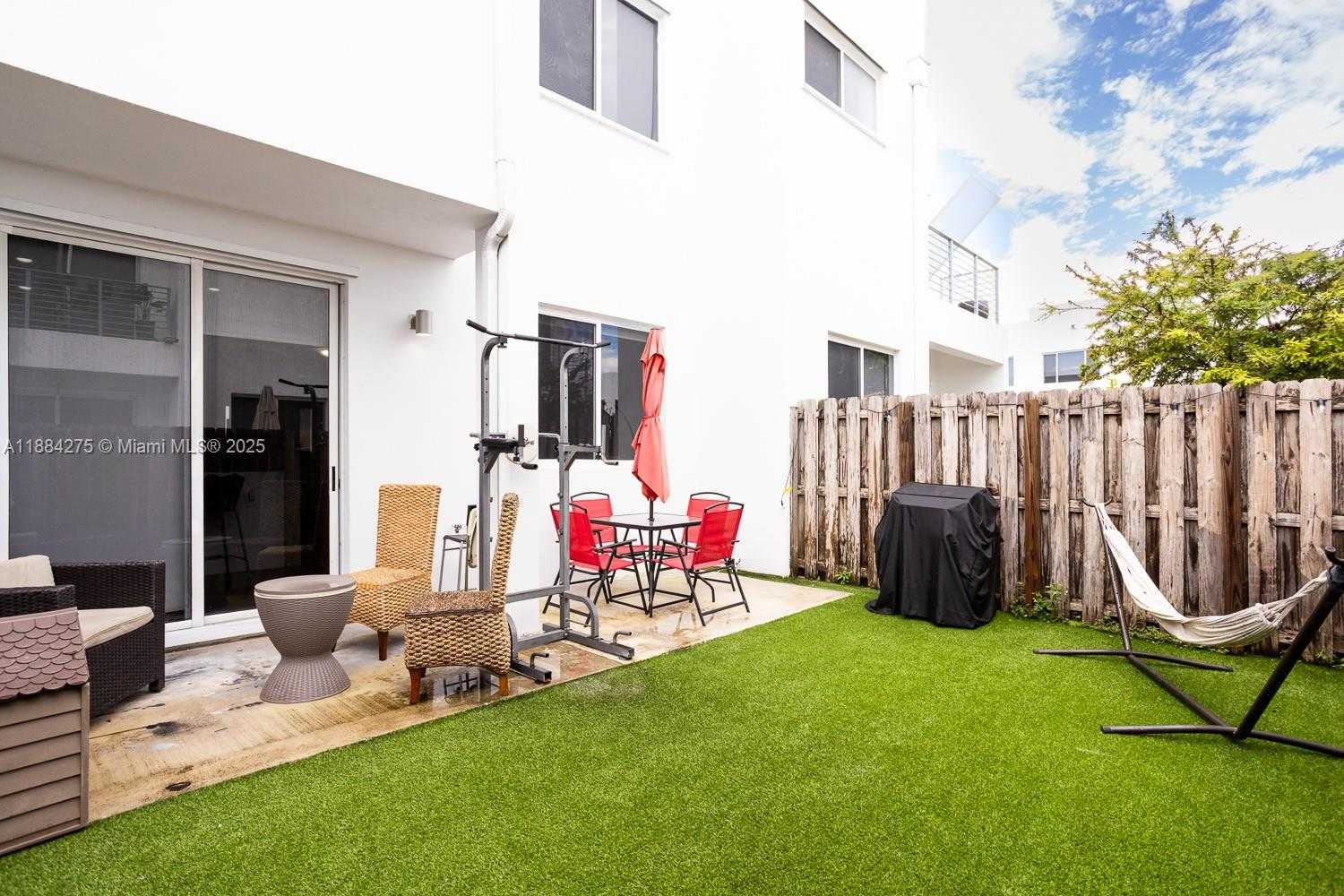 Small Image of 10279 NORTH WEST 72ND ST, Doral Number 22