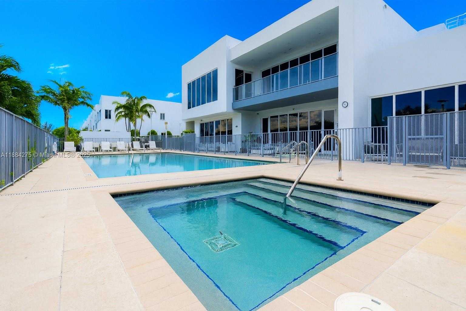 Small Image of 10279 NORTH WEST 72ND ST, Doral Number 27