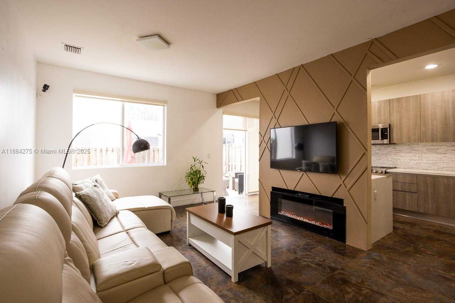 Small Image of 10279 NORTH WEST 72ND ST, Doral Number 8