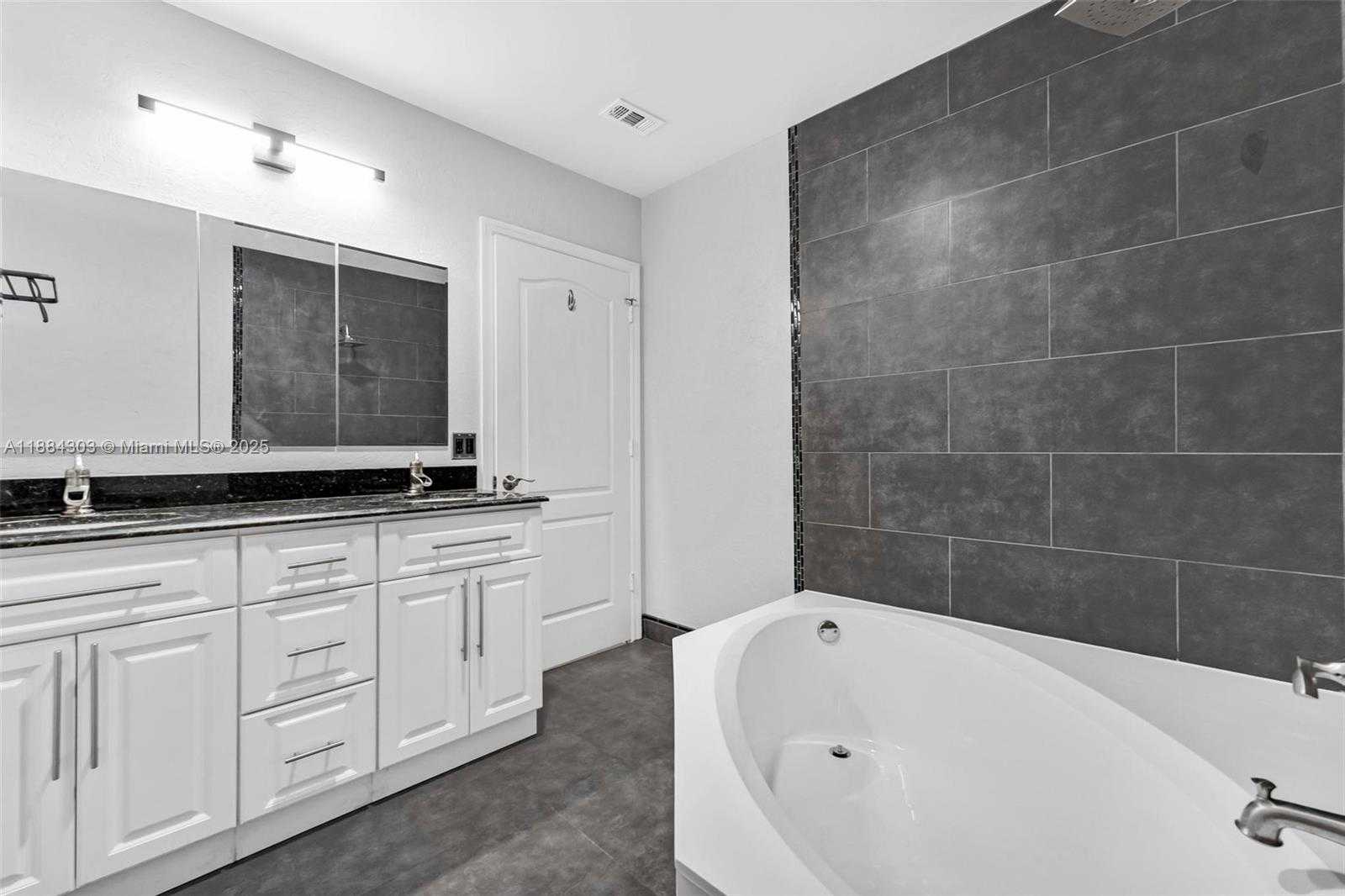 Small Image of 16618 NORTH WEST 71ST AVE, Miami Lakes Number 21