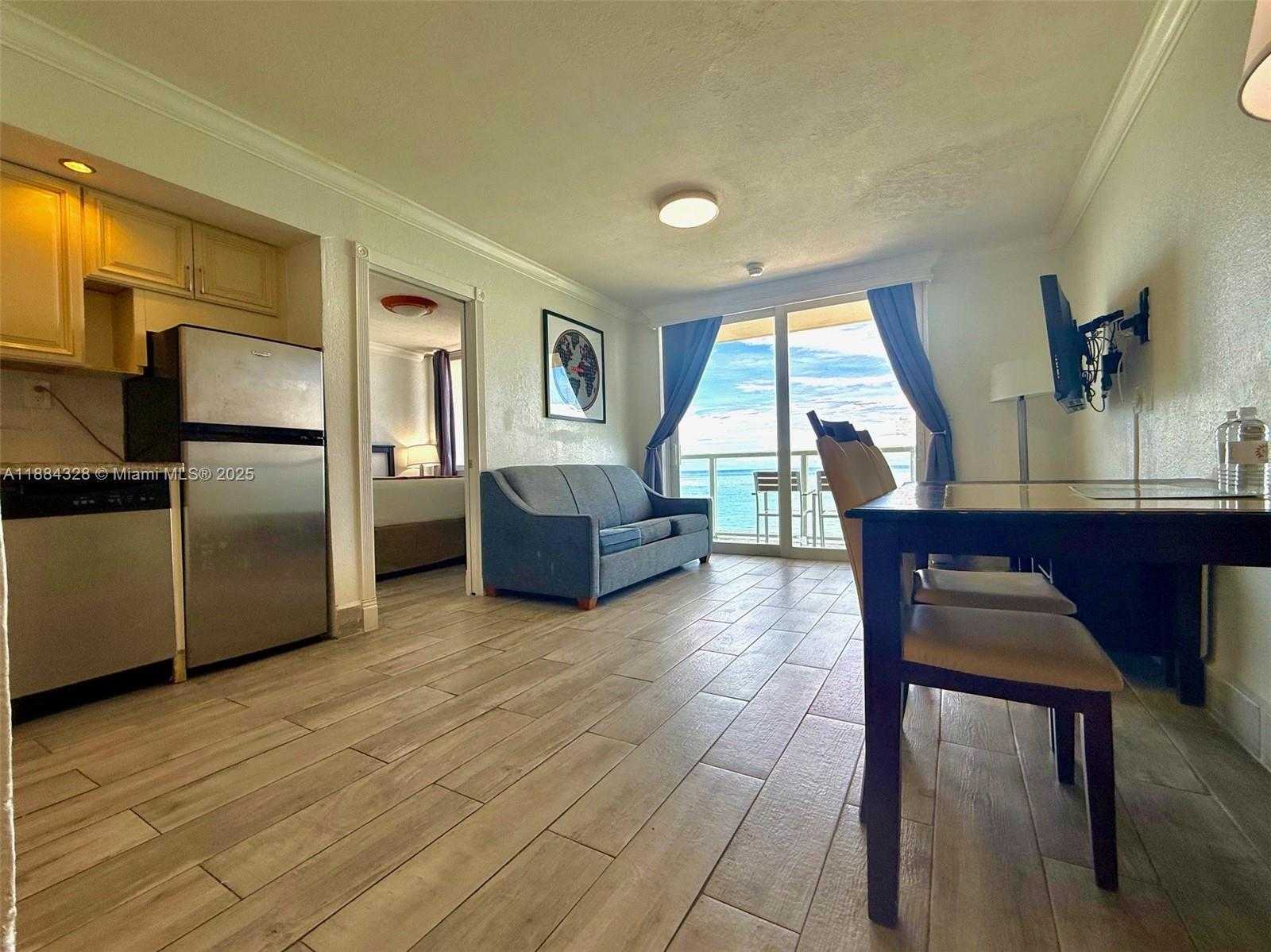 Small Image of 19201 COLLINS AVE #1016, Sunny Isles Beach Number 4