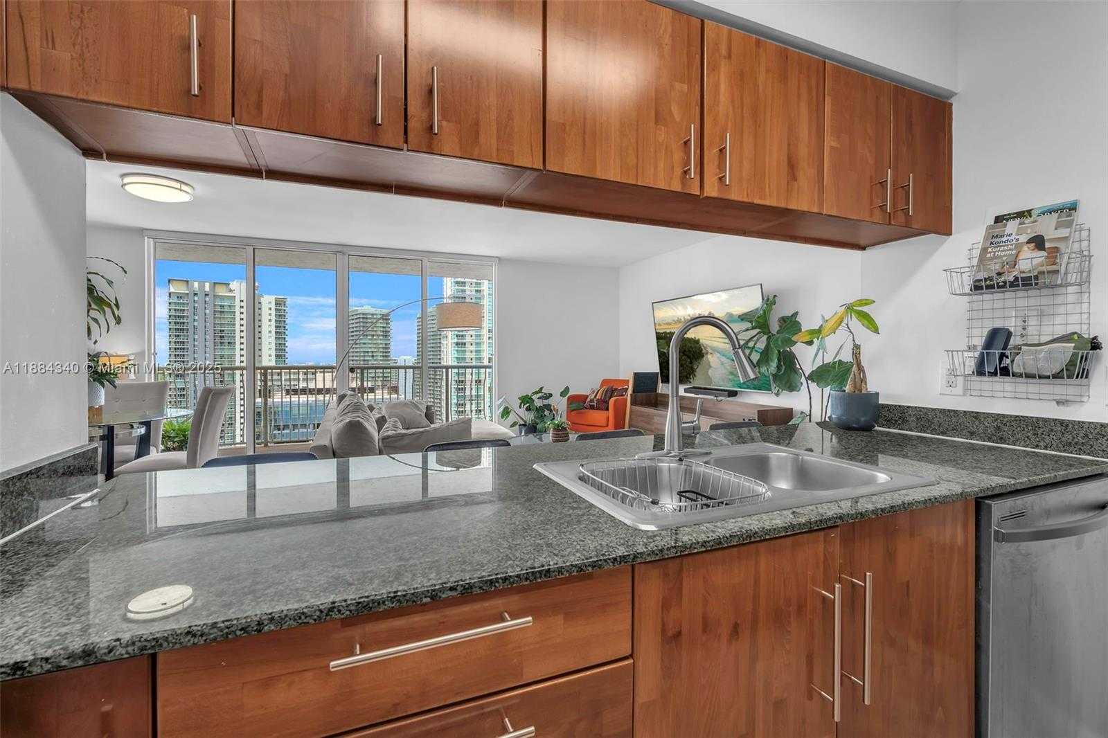Small Image of 1200 BRICKELL BAY DR #3123, Miami Number 10
