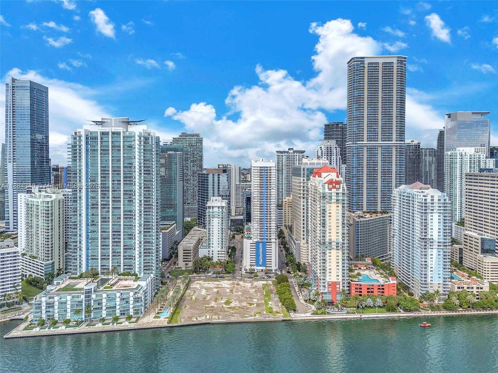 Small Image of 1200 BRICKELL BAY DR #3123, Miami Number 2