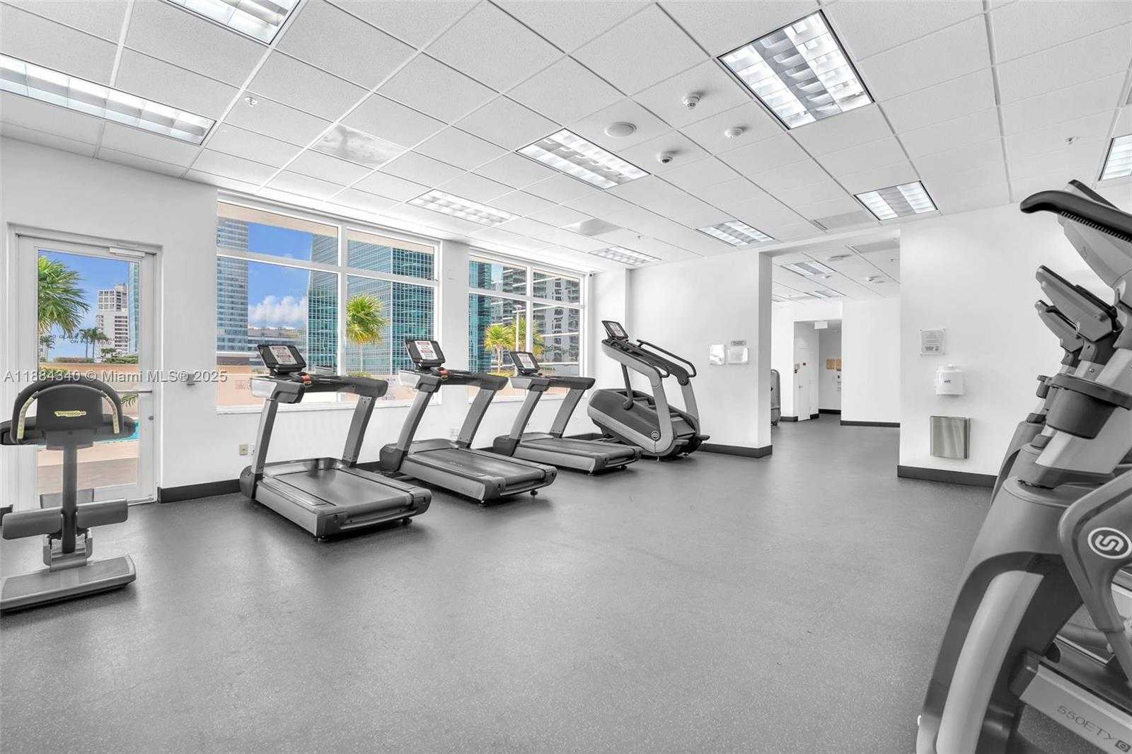 Small Image of 1200 BRICKELL BAY DR #3123, Miami Number 33