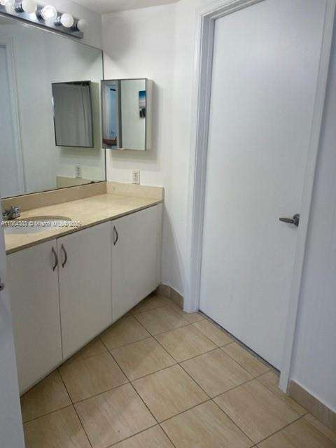 Small Image of 1750 NORTH BAYSHORE DR #2201, Miami Number 15