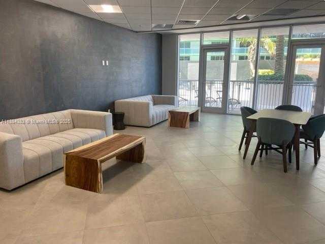 Small Image of 1750 NORTH BAYSHORE DR #2201, Miami Number 25
