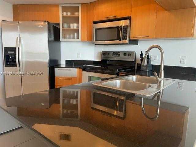 Small Image of 1750 NORTH BAYSHORE DR #2201, Miami Number 3