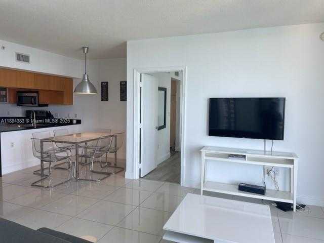 Small Image of 1750 NORTH BAYSHORE DR #2201, Miami Number 5
