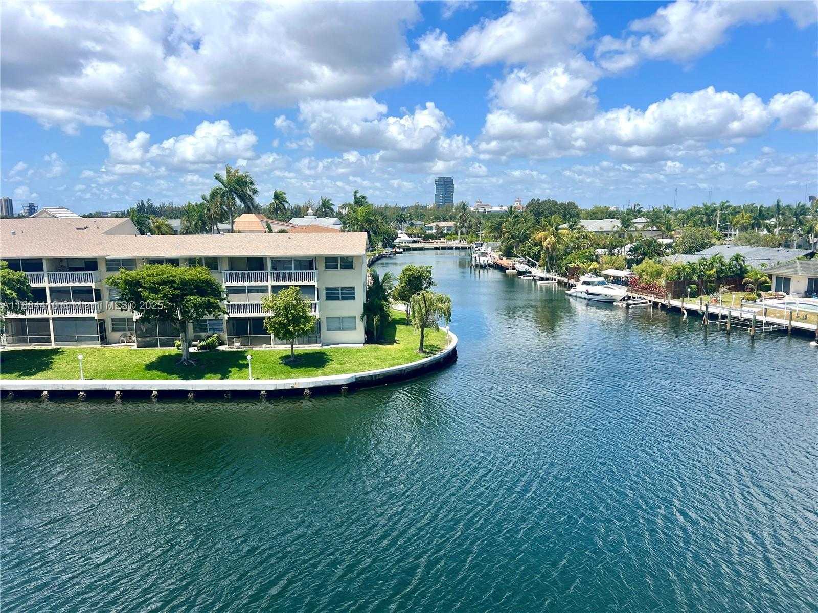 Small Image of 437 GOLDEN ISLES DR #14G, Hallandale Beach Number 26