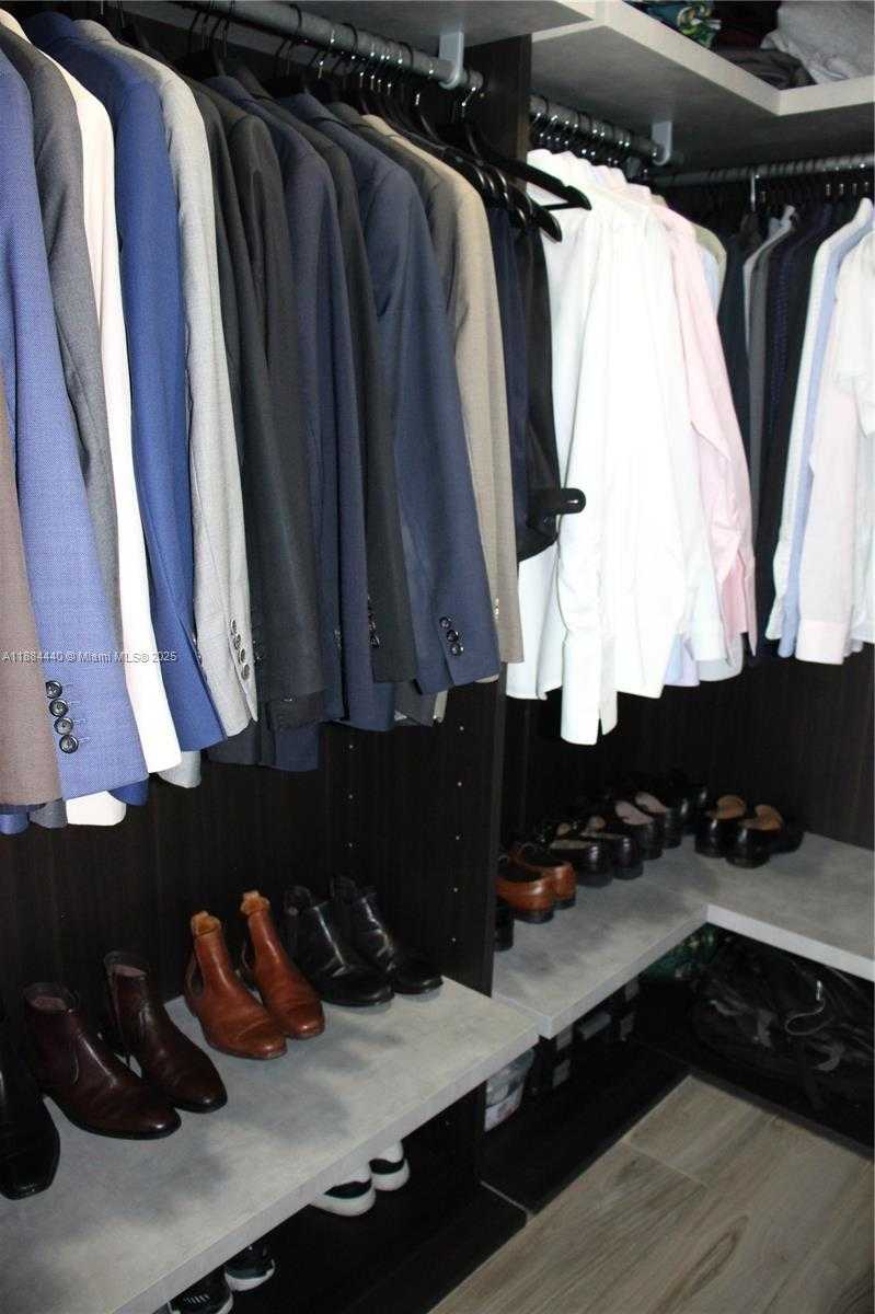 Small Image of 801 SOUTH MIAMI AVE #5508, Miami Number 25