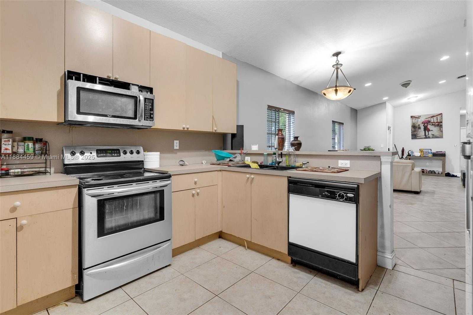 Small Image of 3327 NORTH EAST 11TH DR, Homestead Number 19