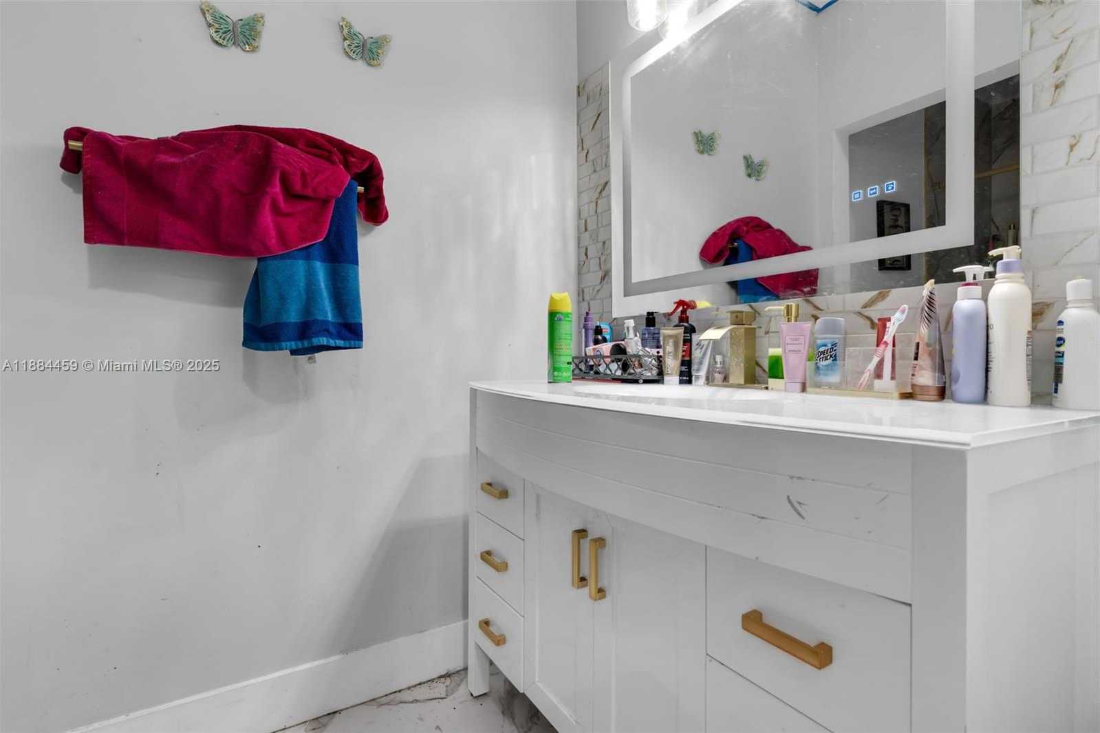 Small Image of 3327 NORTH EAST 11TH DR, Homestead Number 21