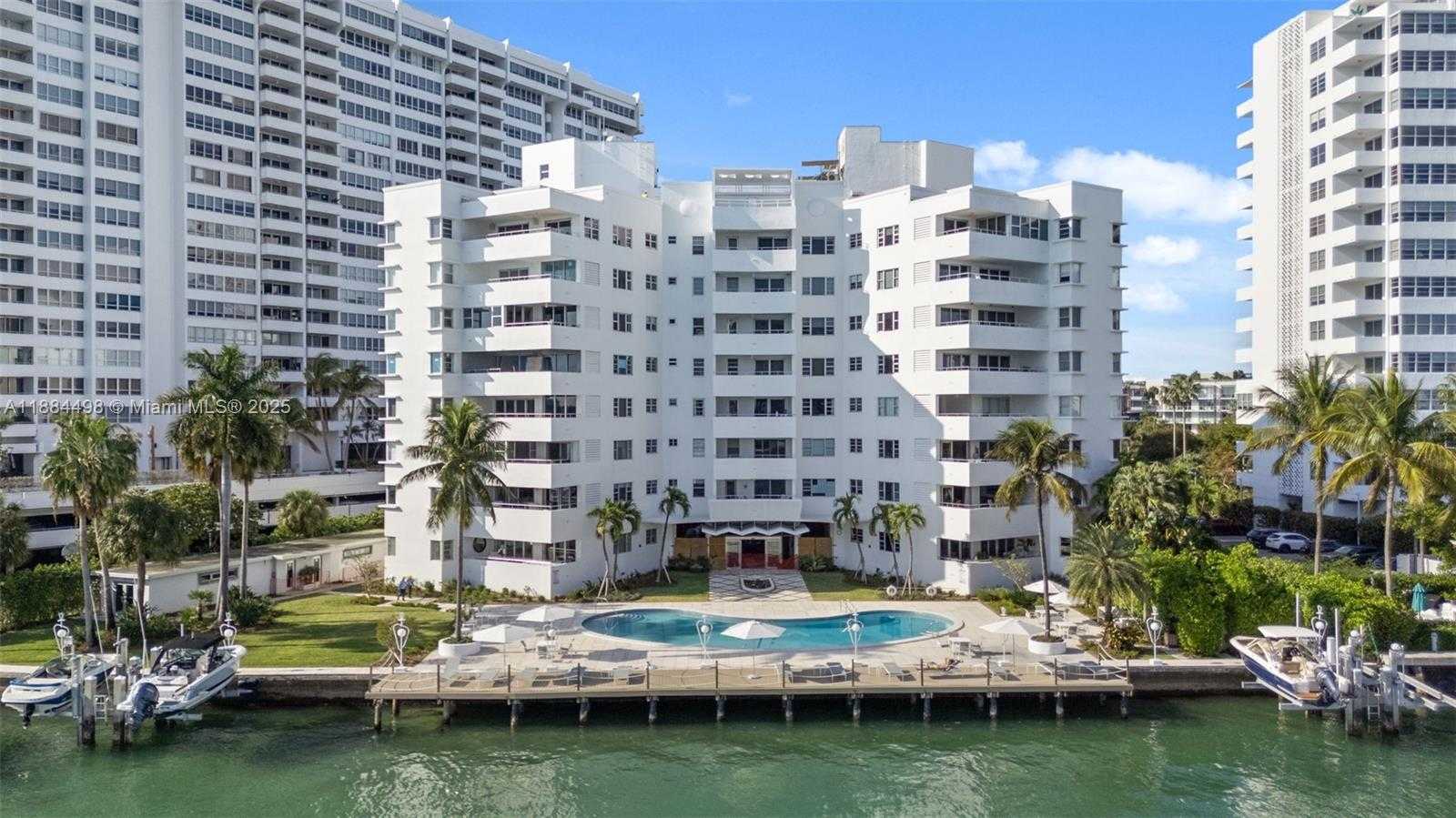 Small Image of 16 ISLAND AVE #7C, Miami Beach Number 2