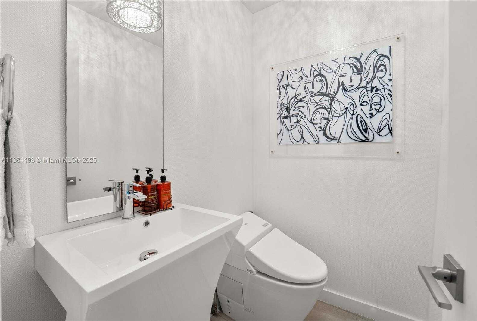 Small Image of 16 ISLAND AVE #7C, Miami Beach Number 22