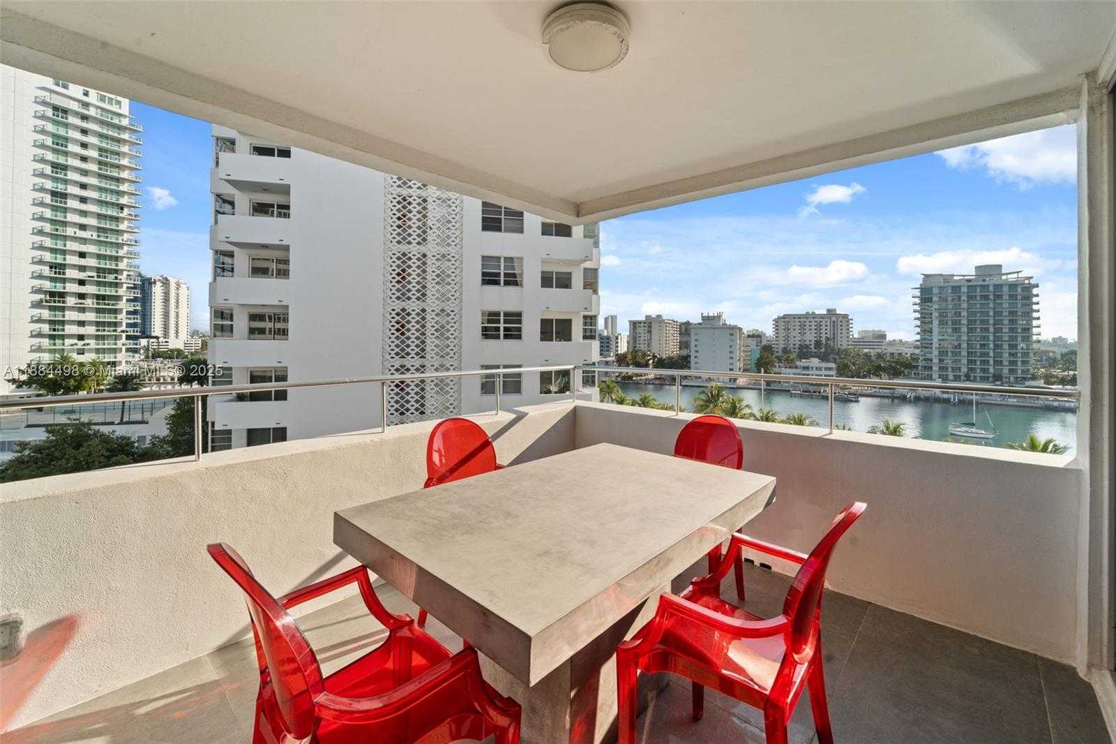 Small Image of 16 ISLAND AVE #7C, Miami Beach Number 31