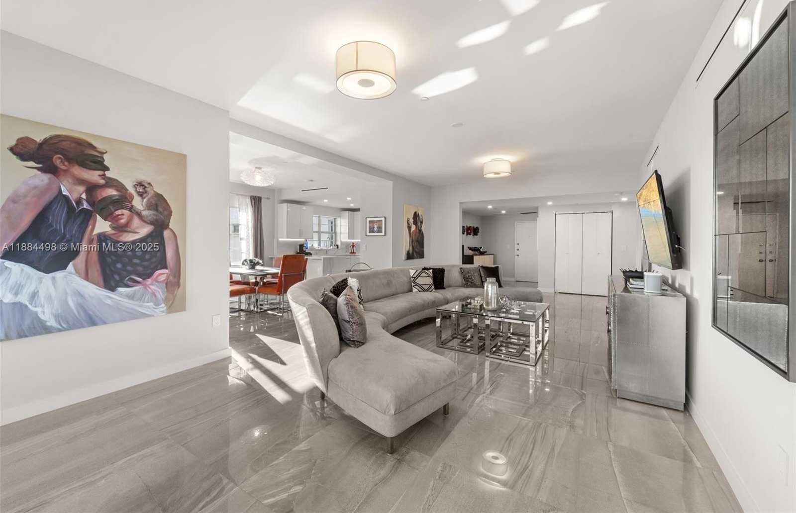 Small Image of 16 ISLAND AVE #7C, Miami Beach Number 4