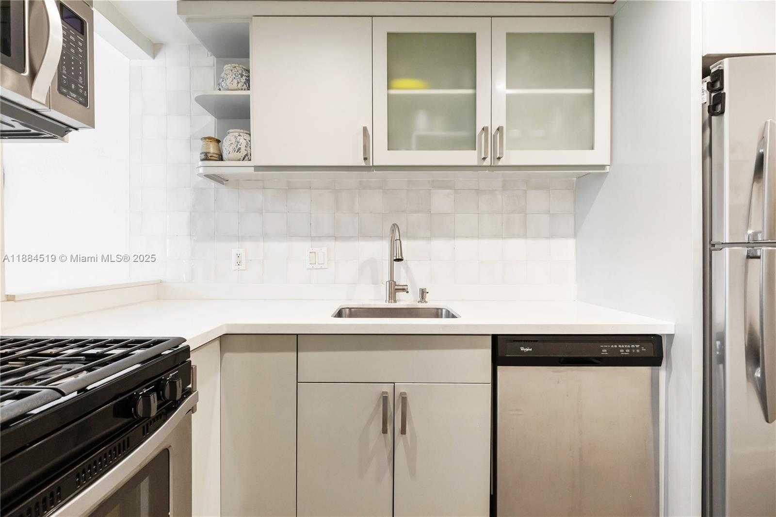 Small Image of 6884 NORTH KENDALL DR #C401, Pinecrest Number 8